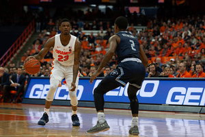 Frank Howard lulls a defender on the perimeter.